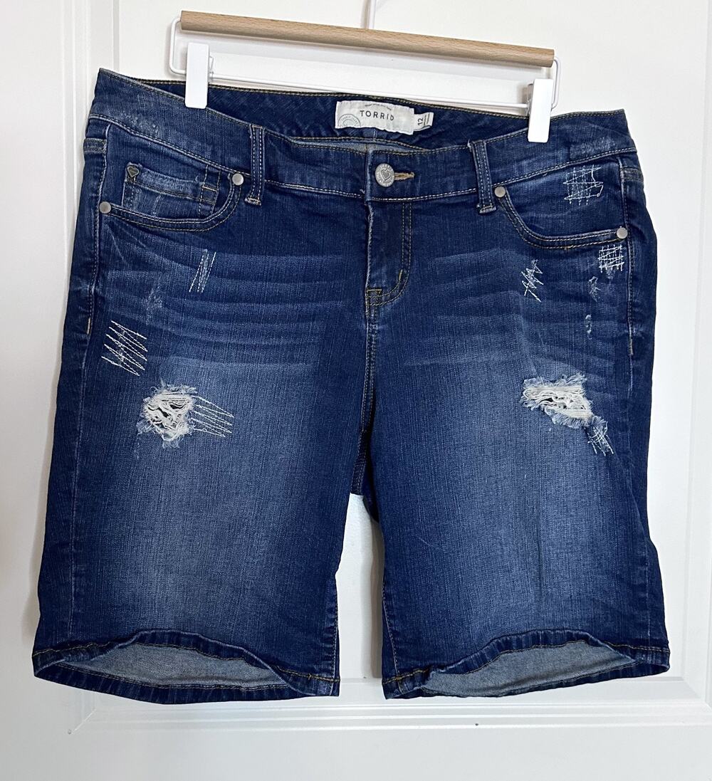 Torrid Distressed Jean Shorts Size 12 Bermuda Shorts 10" Inseam